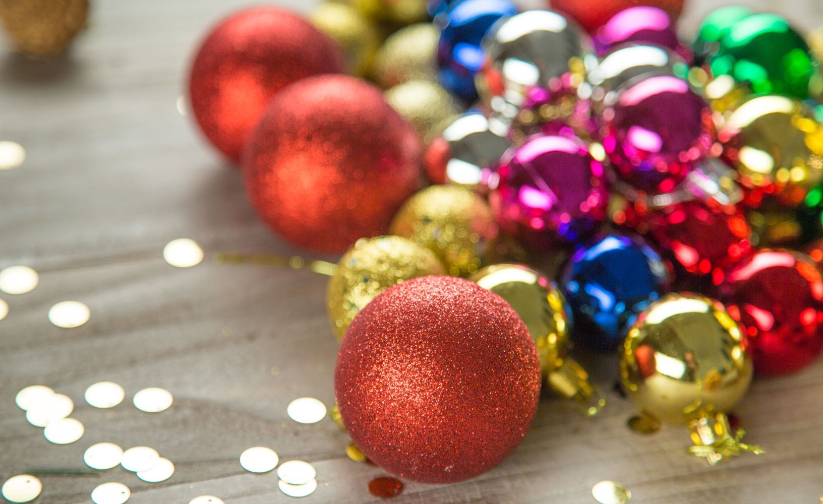 Műanyag karácsonyi gömbök